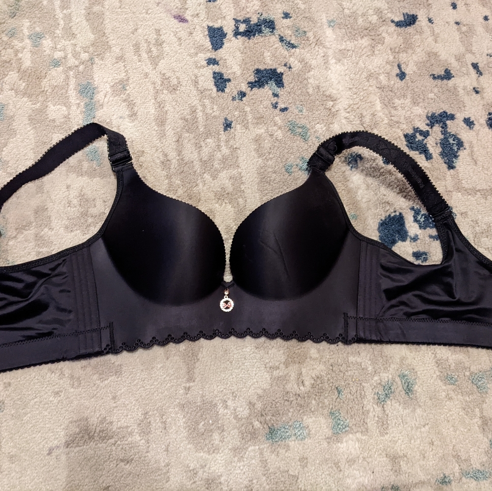 Long line, deep plunge bra, black